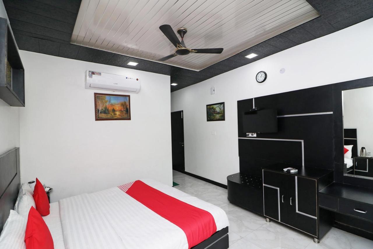 Capital O 4747 Imperial Hotel Katra Katra  Luaran gambar