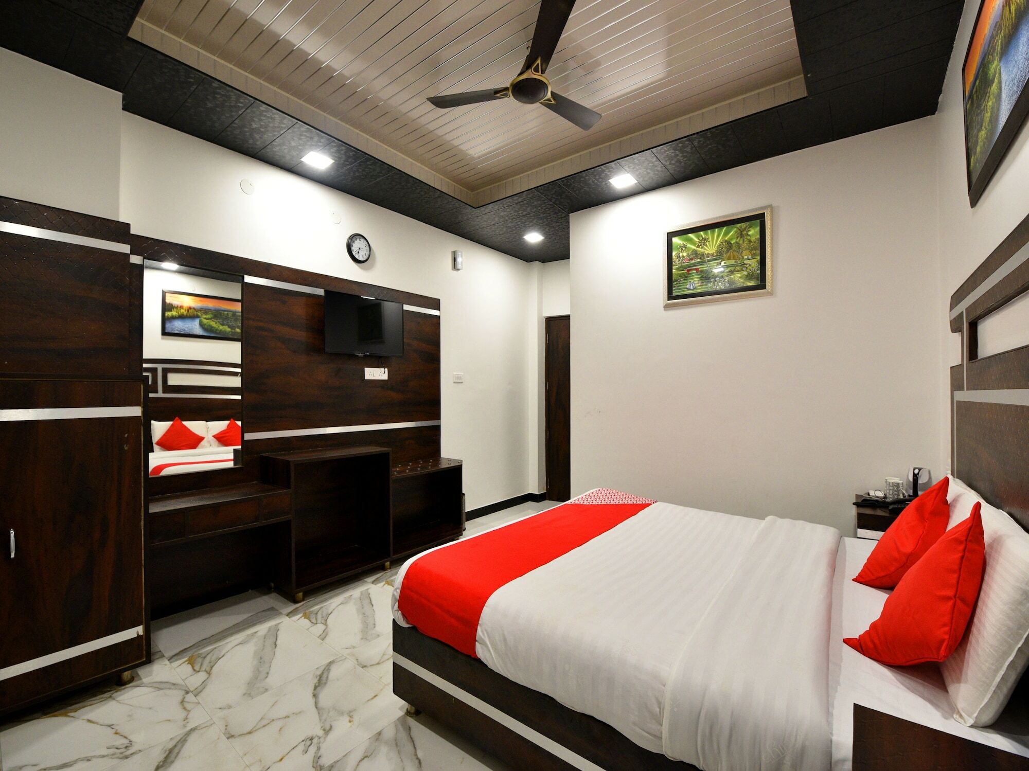 Capital O 4747 Imperial Hotel Katra Katra  Luaran gambar